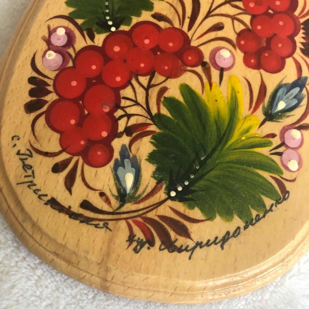 Ukrainian Decorative Cutting Board - Artist Signed Folk Art Design - Petrykivsky - Picture 4 of 9
